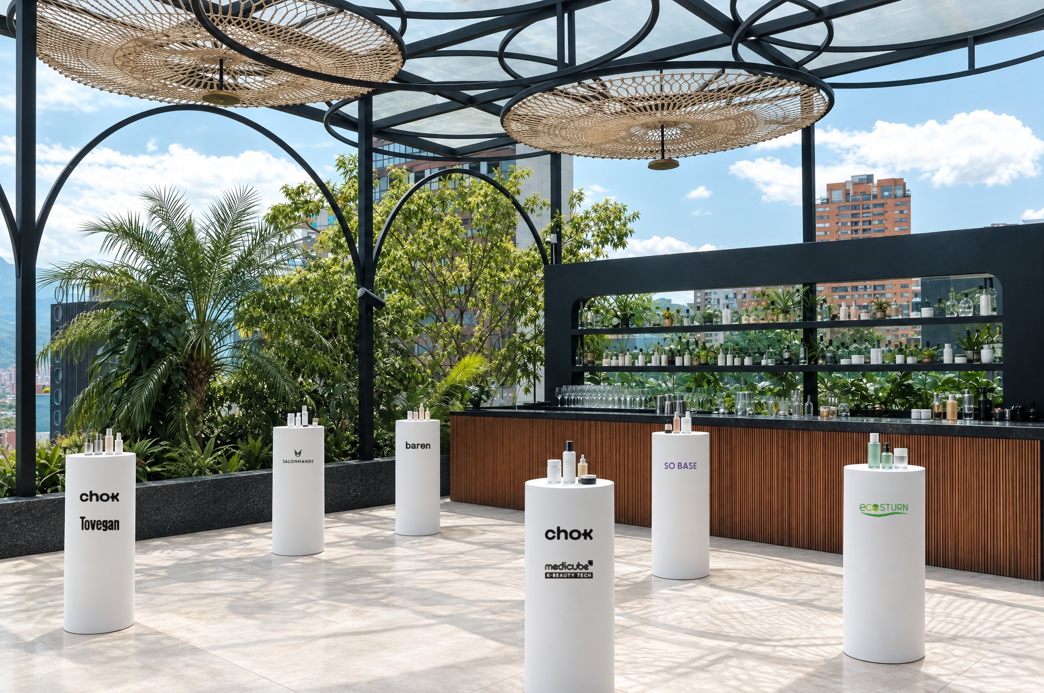 Activación The K-Beauty Secret de KOTRA en el rooftop del Selvario 36 con tótems de marcas coreanas